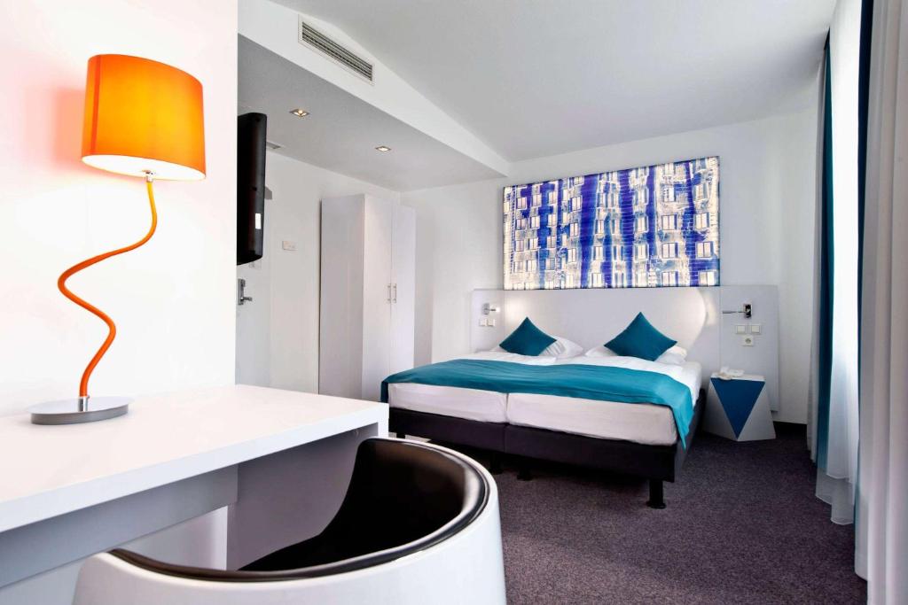 Book a cheap room in Wyndham Garden City Centre Koenigsallee